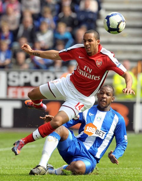 对方后卫 对方后卫