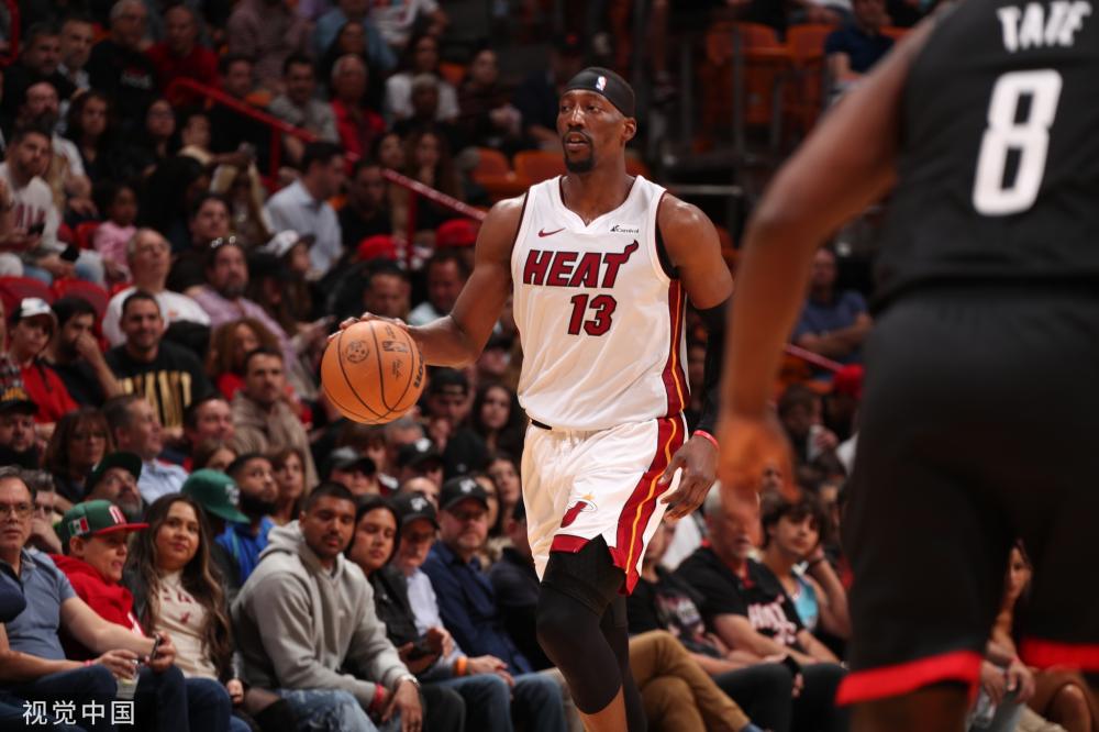 的球迷们感 的球迷们感